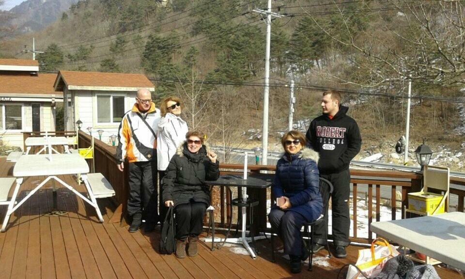 Fermata Pension Phjongcshang Kültér fotó